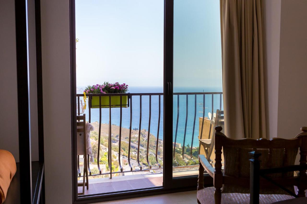 تاورمينا B&B La Casa Gialla المظهر الخارجي الصورة